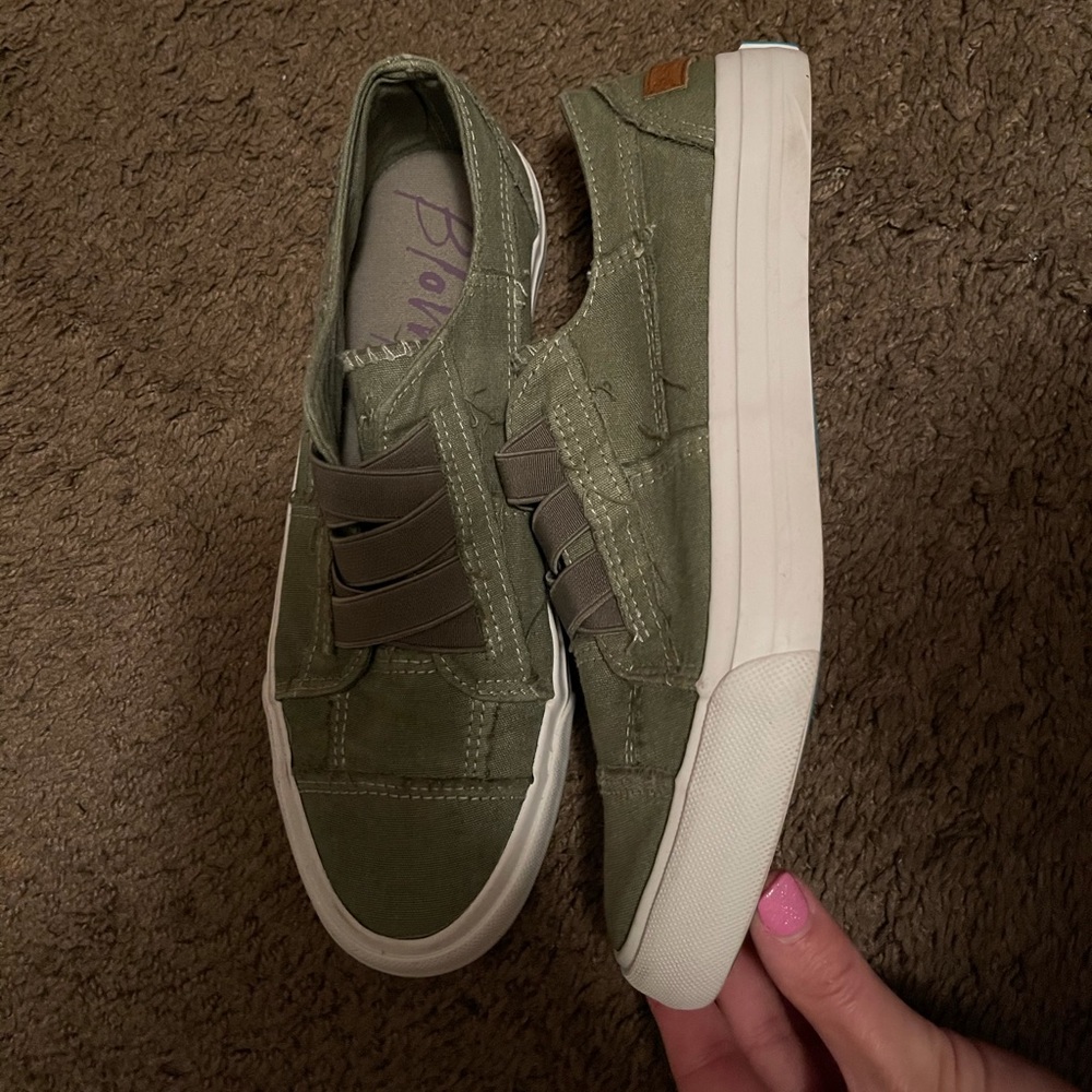 Women’s slip on shoe